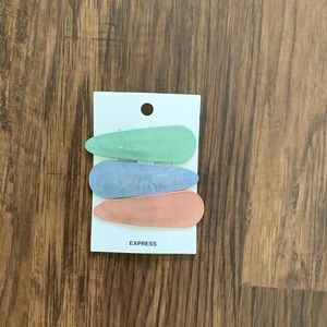Express hair clips